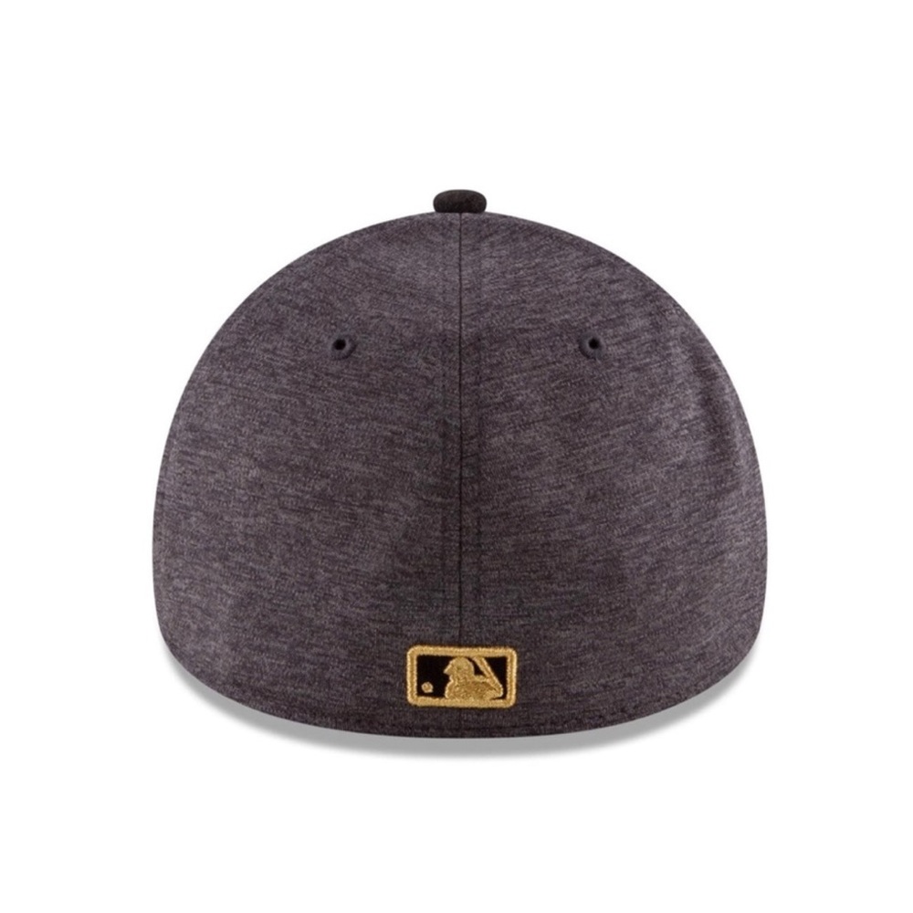 Official Cubs World Series Champions On Field Cap - Picture 2 of 3